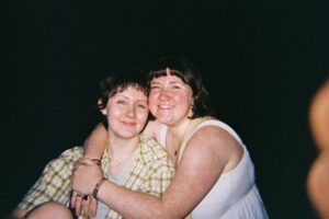 Image of two people embracing embedded in story about using Hinge